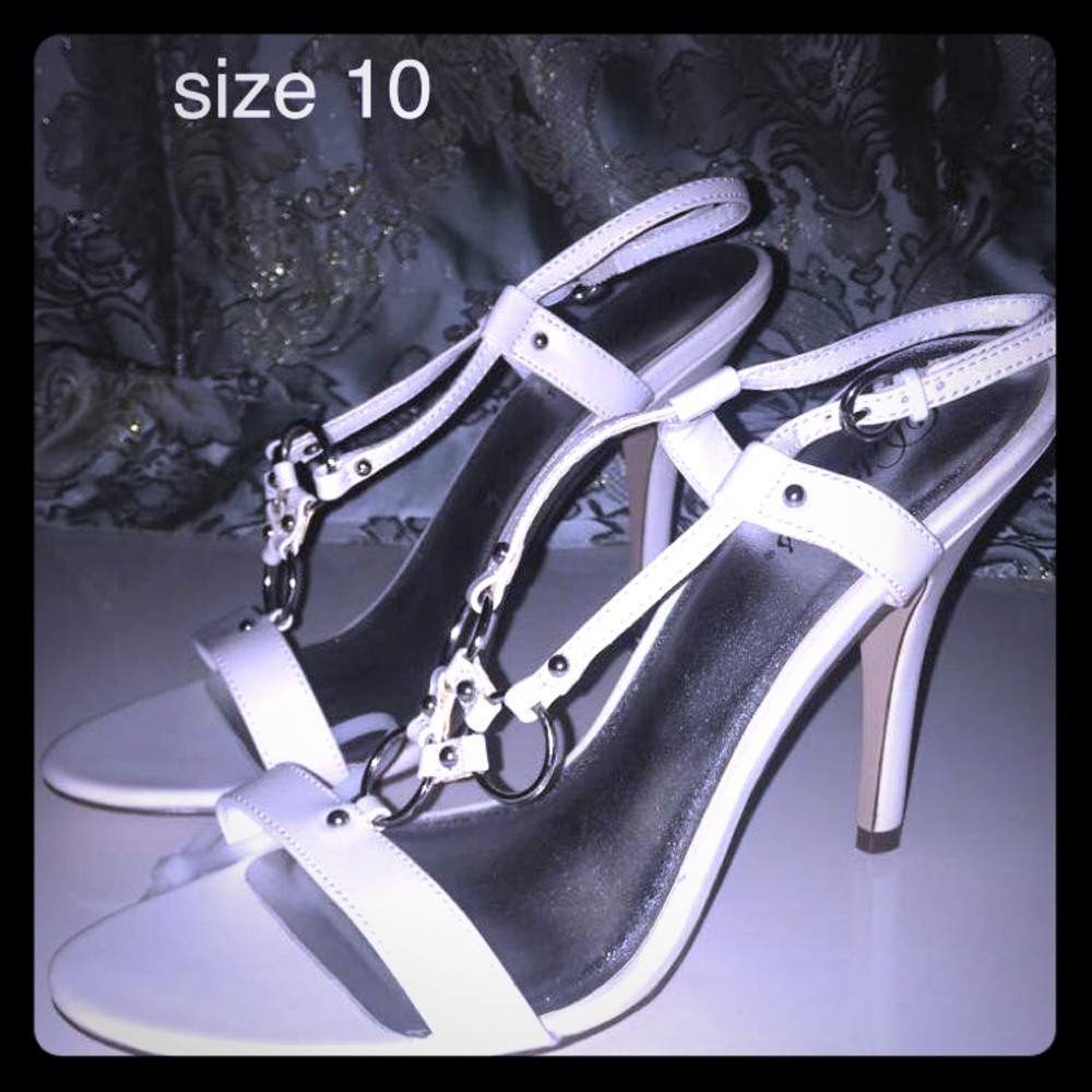 NEW!!!! WHITE BEAUTIFUL HEELS 👠 ❤️